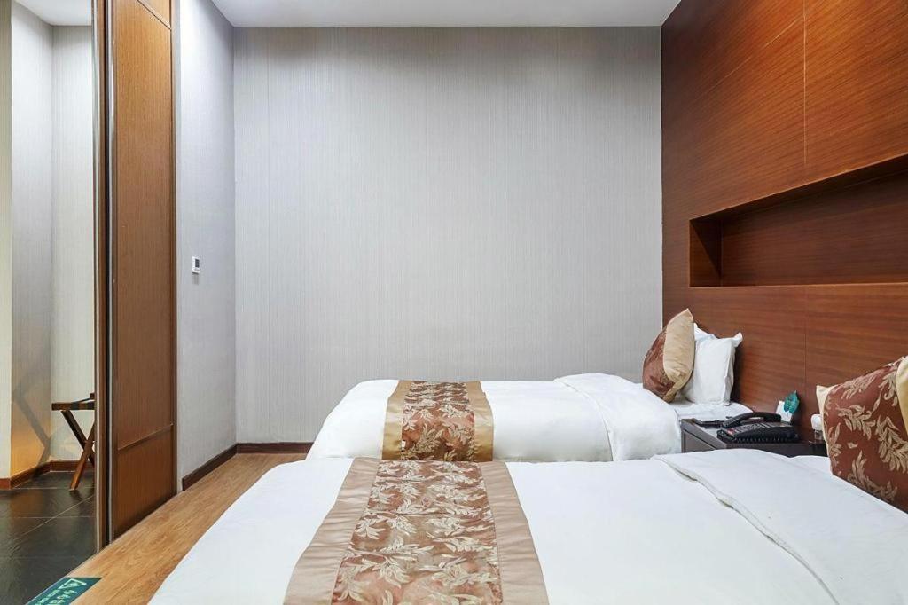 Suzhou Phoenix Hotspring Resort Zhangjiagang Bagian luar foto