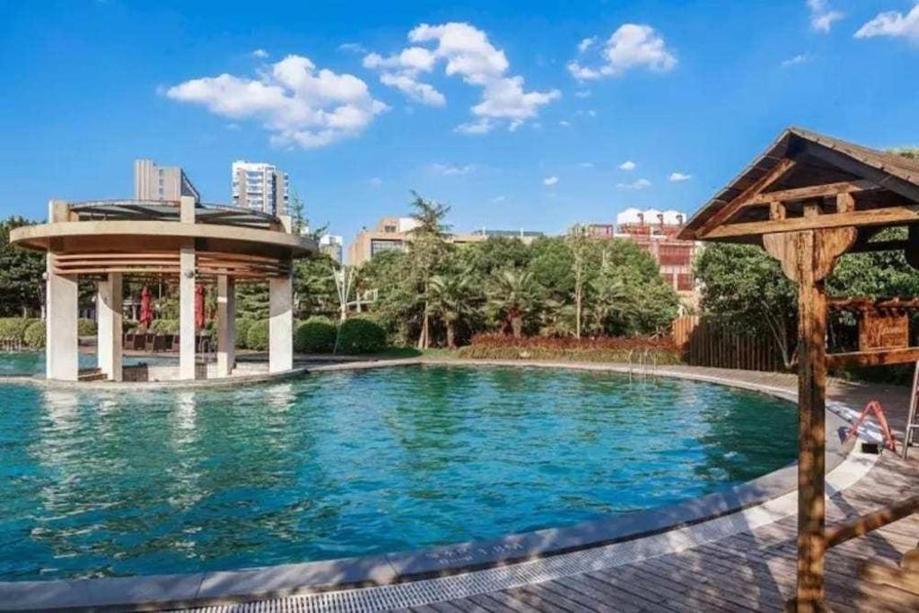 Suzhou Phoenix Hotspring Resort Zhangjiagang Bagian luar foto