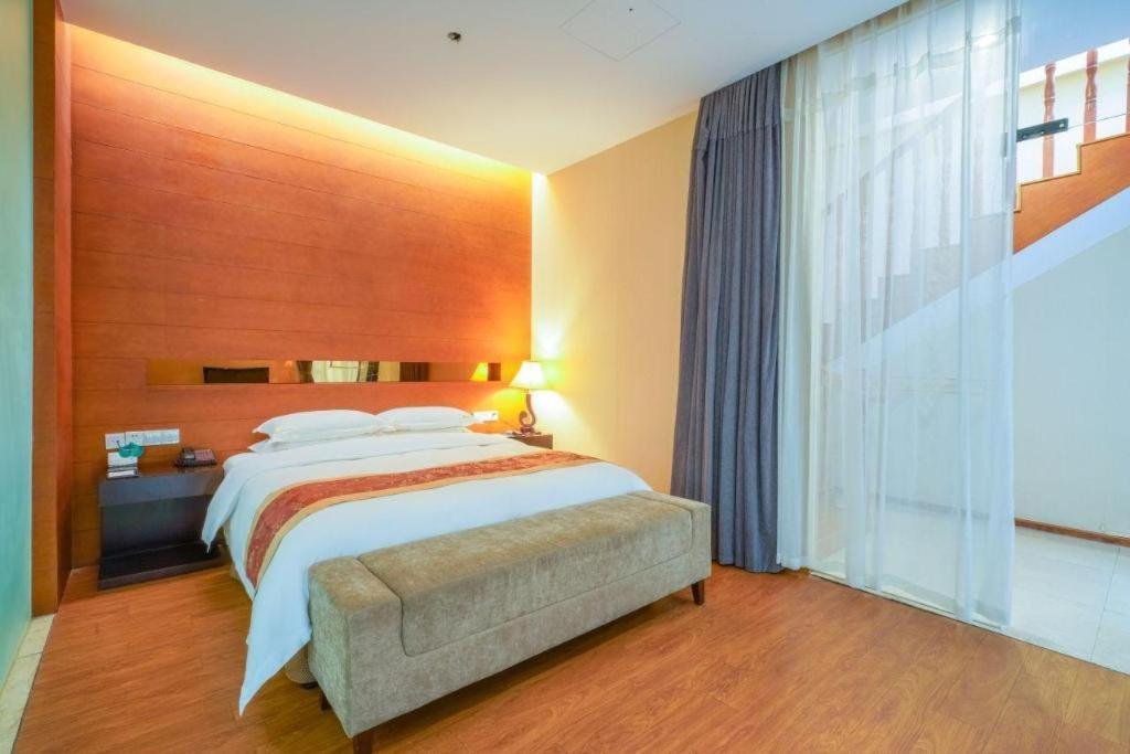 Suzhou Phoenix Hotspring Resort Zhangjiagang Bagian luar foto
