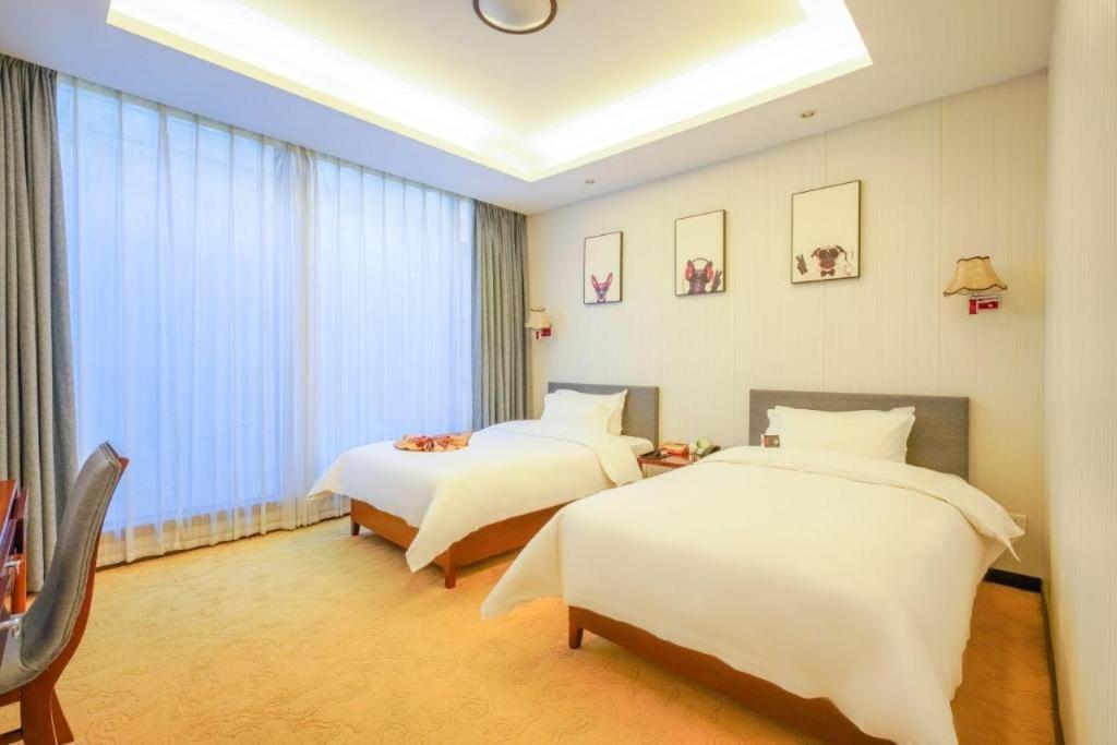 Suzhou Phoenix Hotspring Resort Zhangjiagang Bagian luar foto
