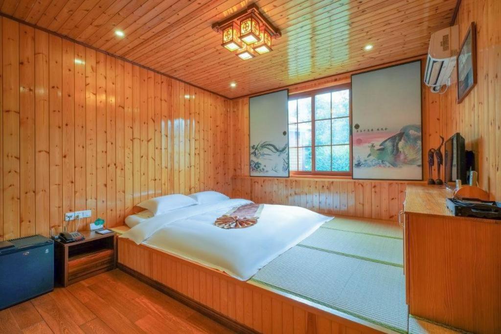 Suzhou Phoenix Hotspring Resort Zhangjiagang Bagian luar foto
