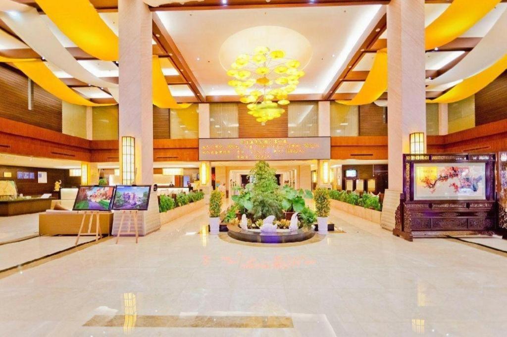 Suzhou Phoenix Hotspring Resort Zhangjiagang Bagian luar foto