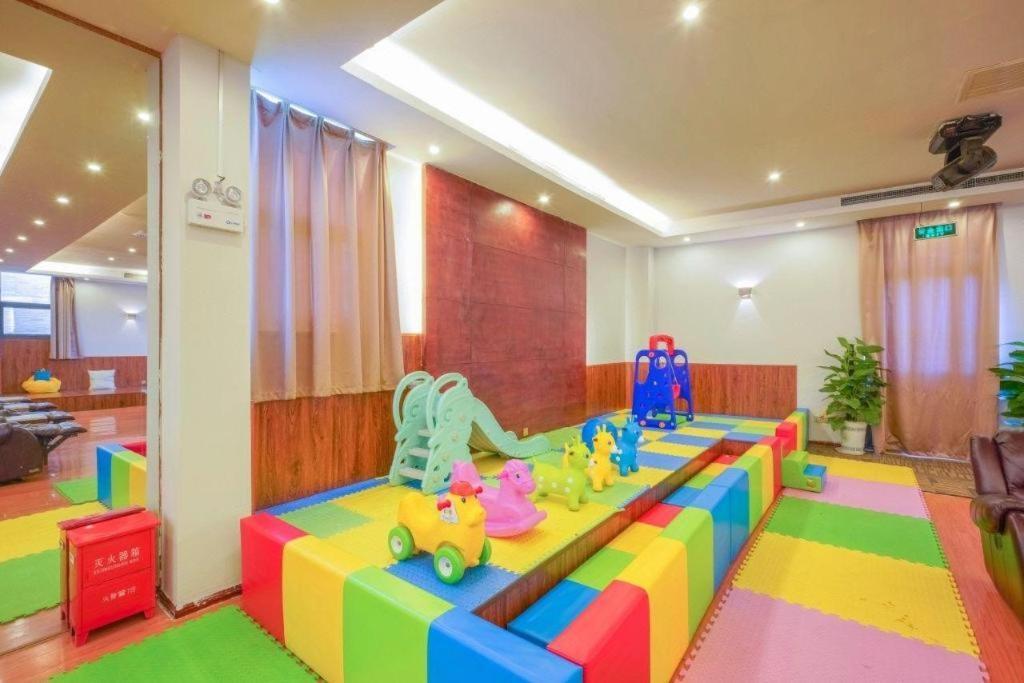 Suzhou Phoenix Hotspring Resort Zhangjiagang Bagian luar foto