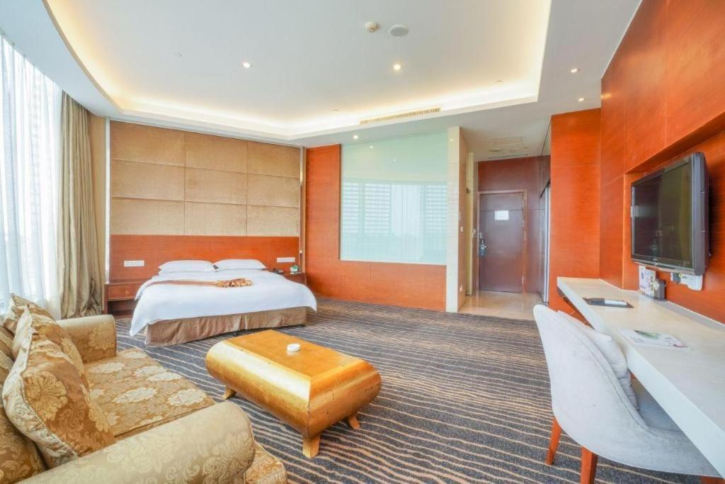 Suzhou Phoenix Hotspring Resort Zhangjiagang Bagian luar foto