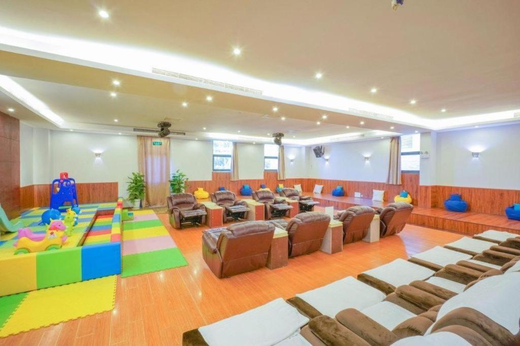 Suzhou Phoenix Hotspring Resort Zhangjiagang Bagian luar foto